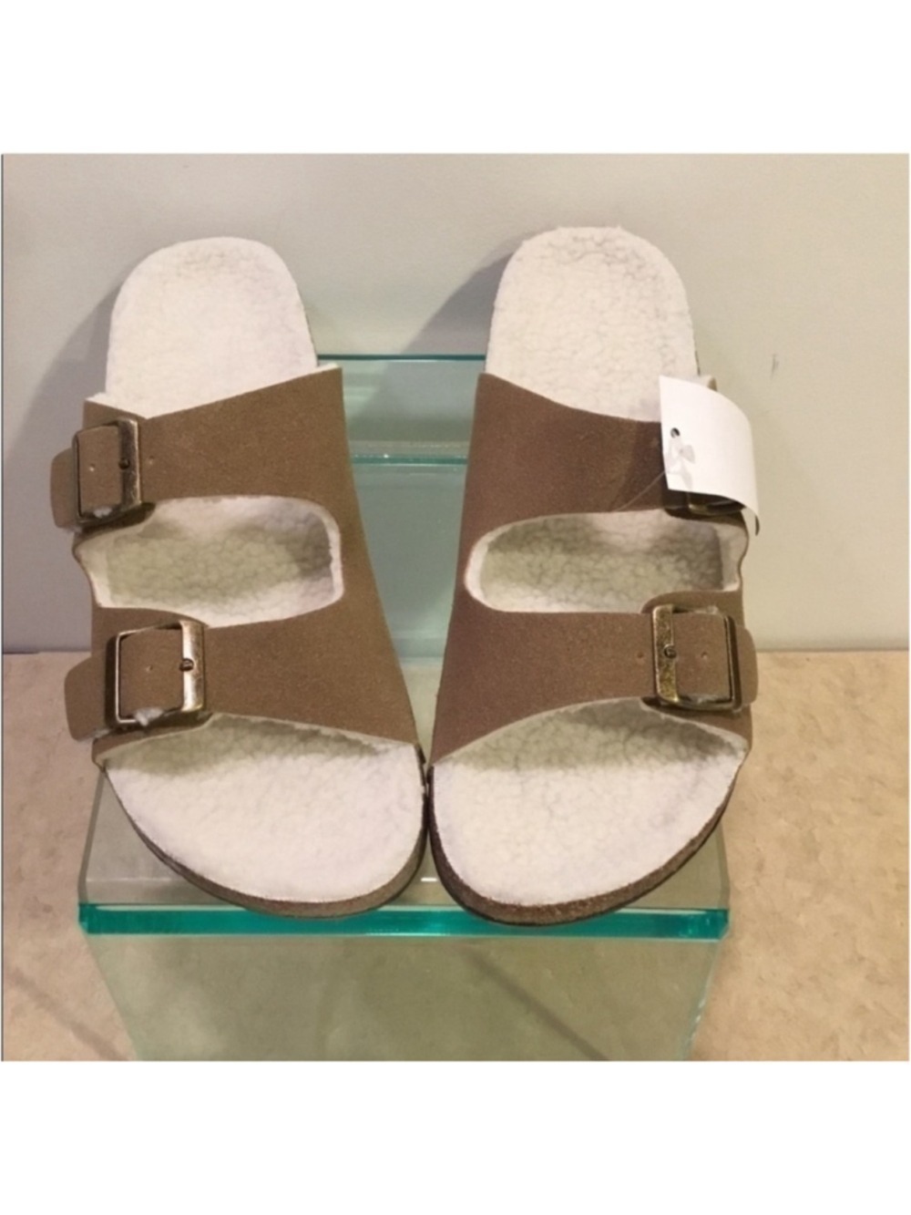 Women's Kohl's Tan & cream Faux Shearling/sherpa double buckle sandals Size 9/10